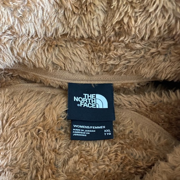 The North Face Plush Fleece Quarter Zip Pullover - Picture 10 of 12